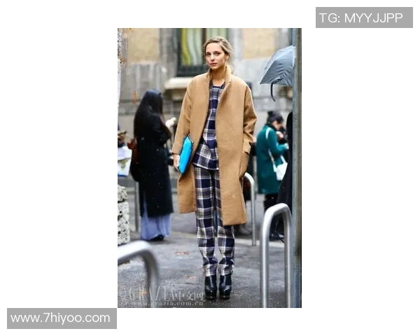 穿大衣现身的足球明星是谁 这位球员的时尚品味引发热议